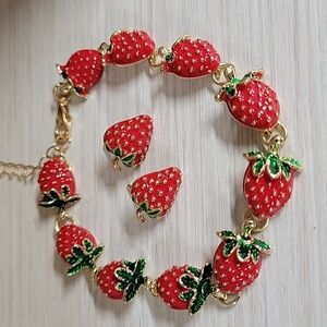 🔥LAST SET🔥 STRAWBERRY SUMMER EARRINGS AND BRACELET SET